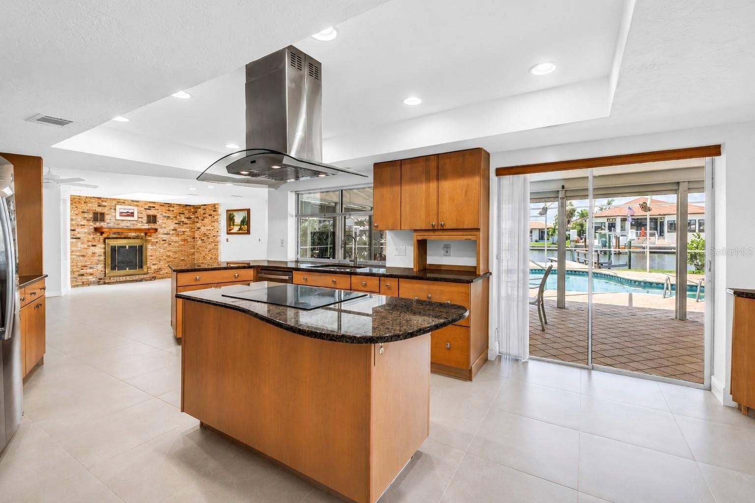 2067 MASSACHUSETTS AVENUE NE, St Petersburg, FL 33703 2067 MASSACHUSETTS AVENUE NE, St Petersburg, FL 33703