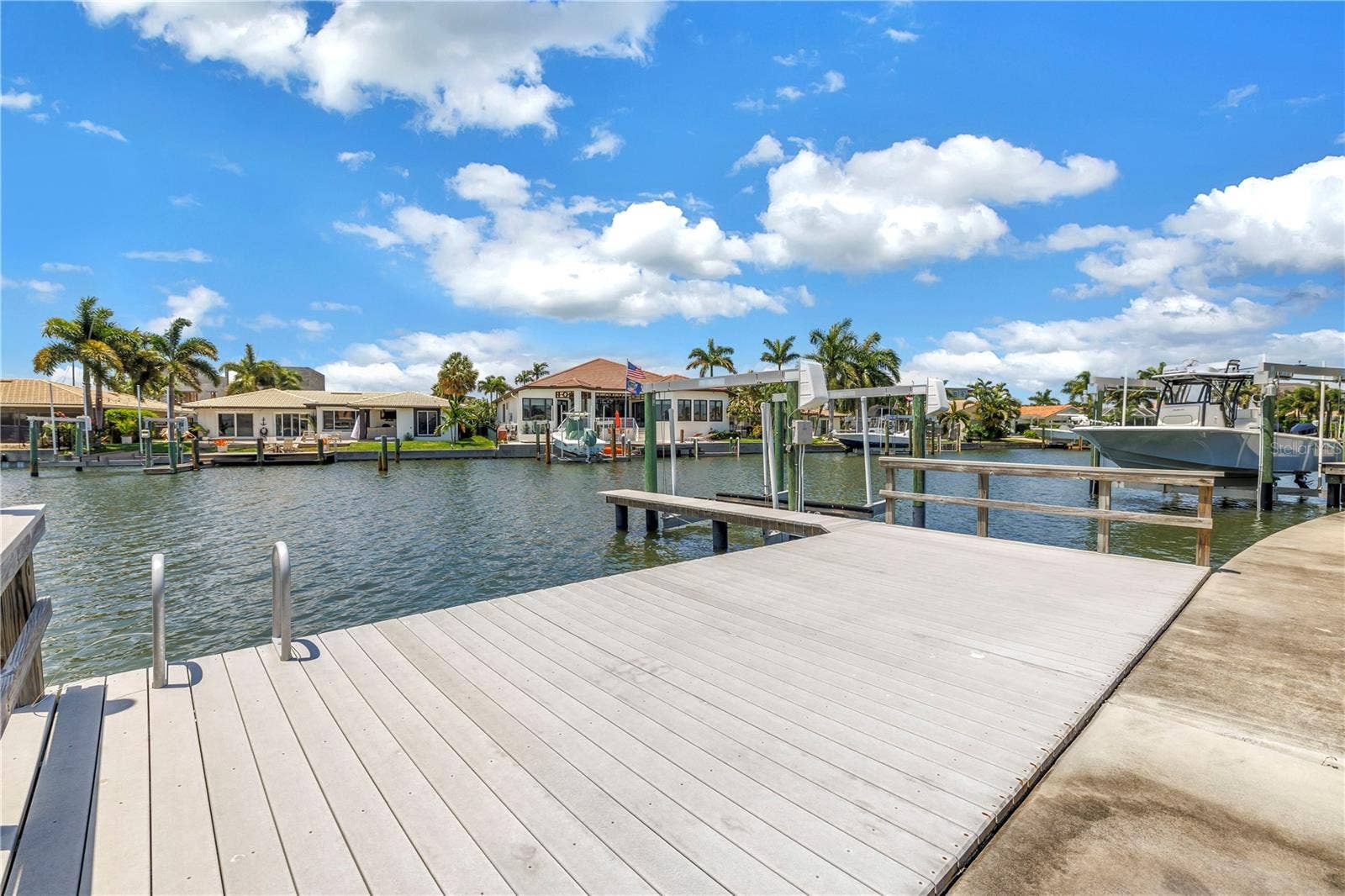 2067 MASSACHUSETTS AVENUE NE, St Petersburg, FL 33703 2067 MASSACHUSETTS AVENUE NE, St Petersburg, FL 33703