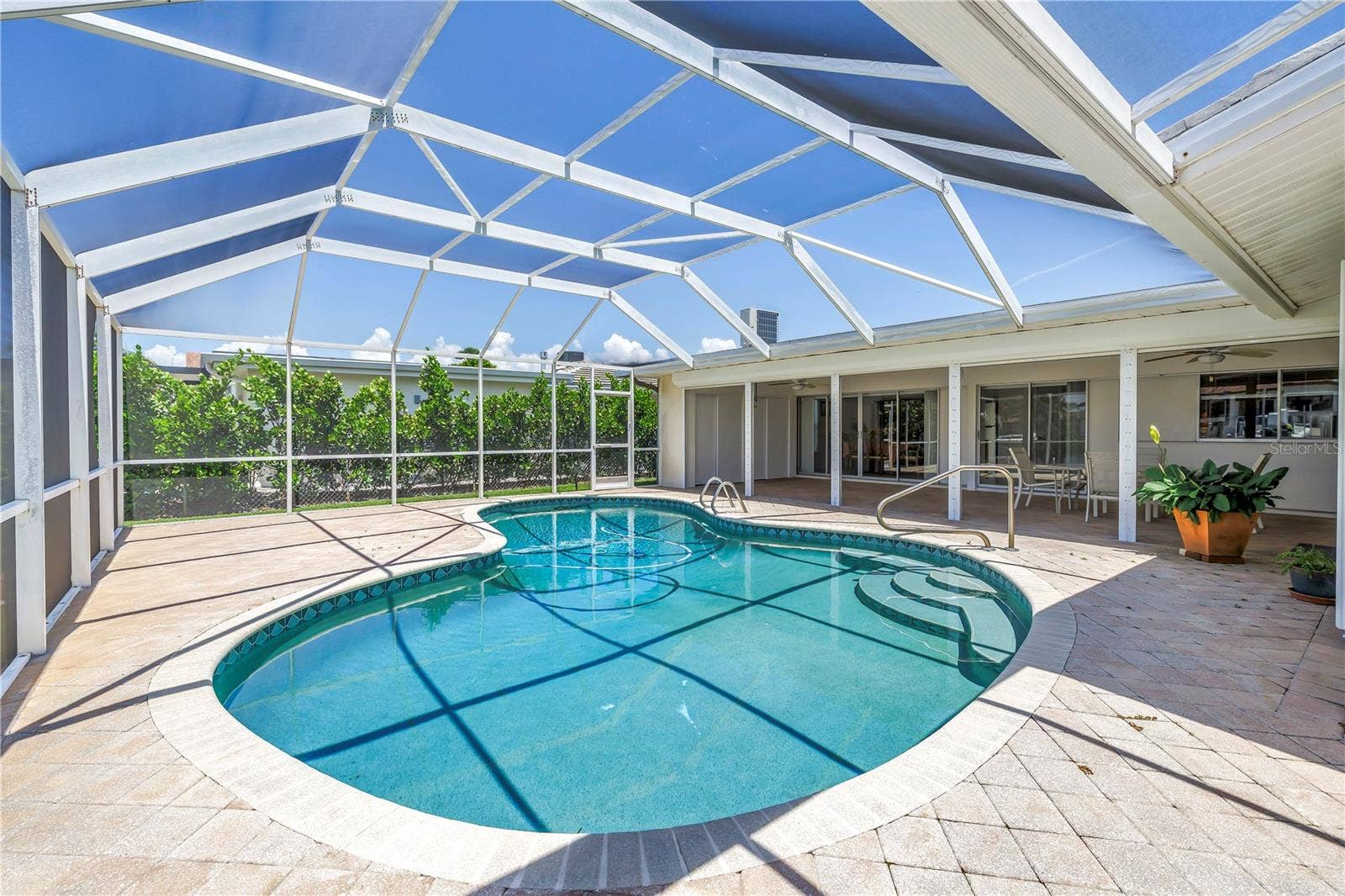 2067 MASSACHUSETTS AVENUE NE, St Petersburg, FL 33703 2067 MASSACHUSETTS AVENUE NE, St Petersburg, FL 33703