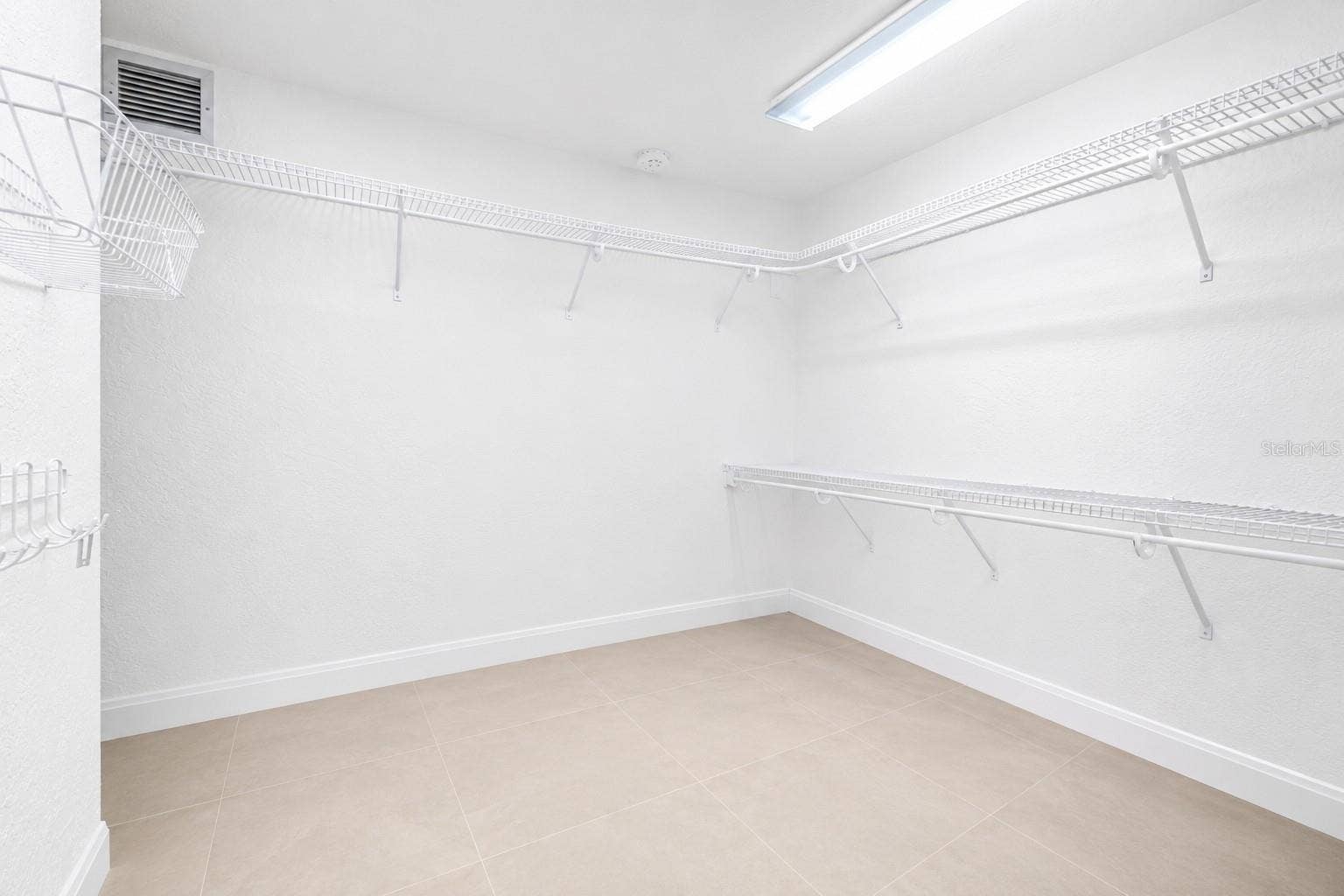 2067 MASSACHUSETTS AVENUE NE, St Petersburg, FL 33703 Primary walk in closet