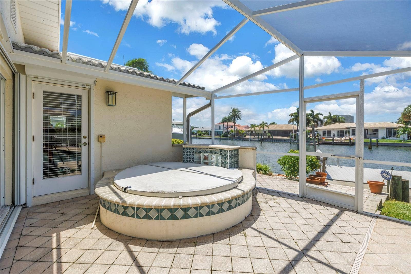 2067 MASSACHUSETTS AVENUE NE, St Petersburg, FL 33703 2067 MASSACHUSETTS AVENUE NE, St Petersburg, FL 33703