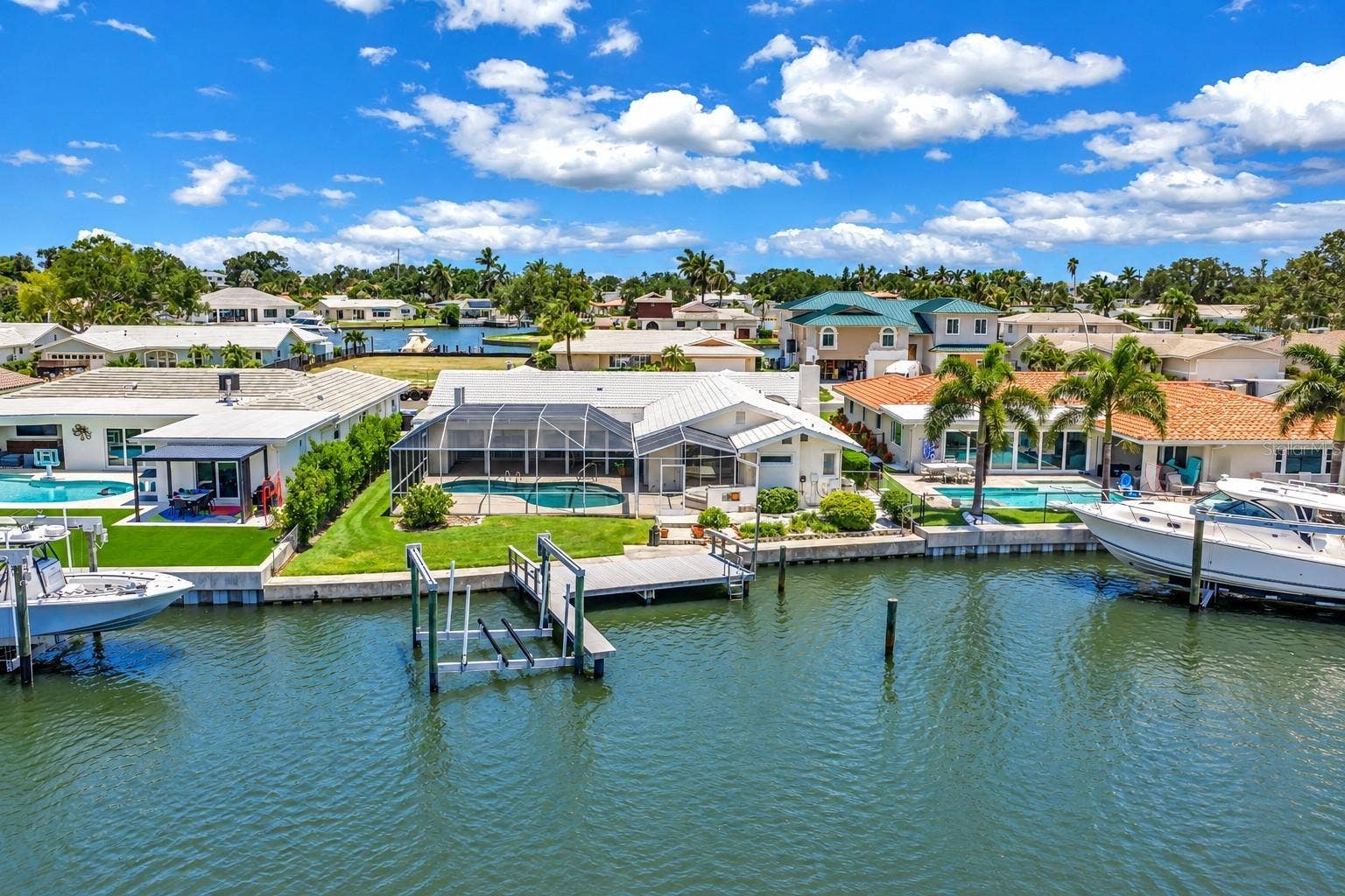 2067 MASSACHUSETTS AVENUE NE, St Petersburg, FL 33703 2067 MASSACHUSETTS AVENUE NE, St Petersburg, FL 33703