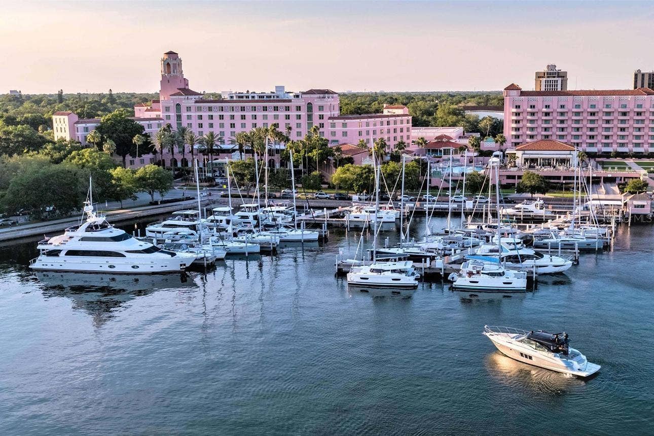 2067 MASSACHUSETTS AVENUE NE, St Petersburg, FL 33703 2067 MASSACHUSETTS AVENUE NE, St Petersburg, FL 33703