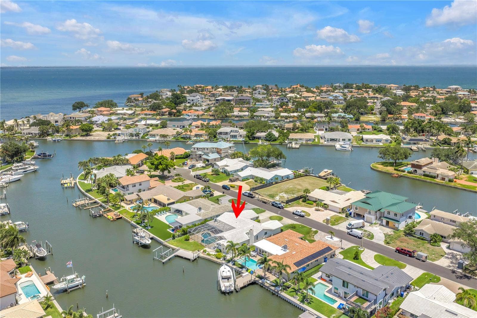 2067 MASSACHUSETTS AVENUE NE, St Petersburg, FL 33703 2067 MASSACHUSETTS AVENUE NE, St Petersburg, FL 33703