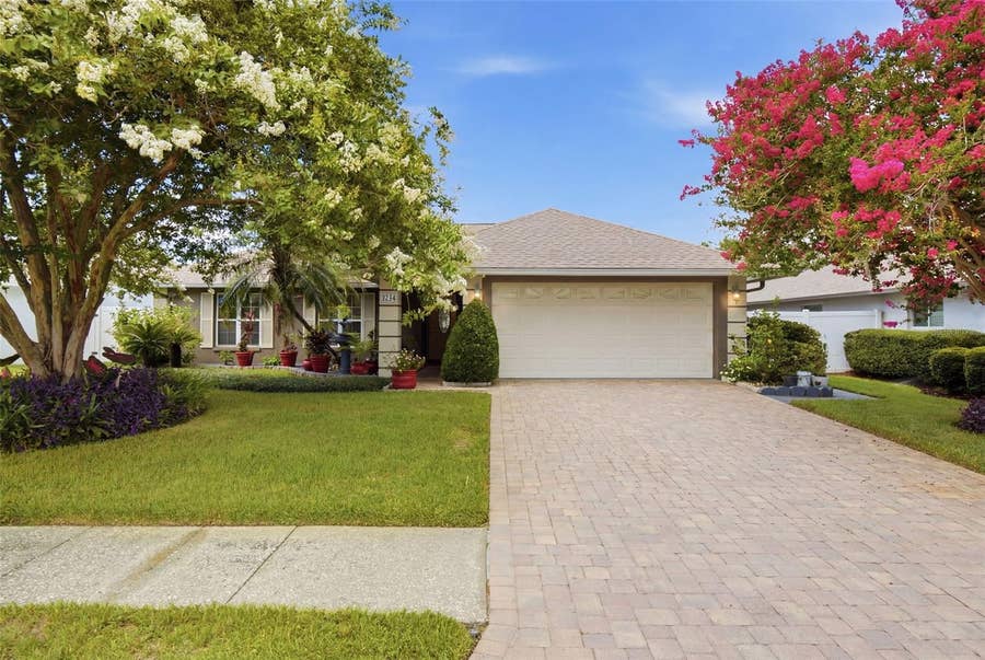 Property photo for 5113 PENNSBURY DRIVE, Tampa, FL