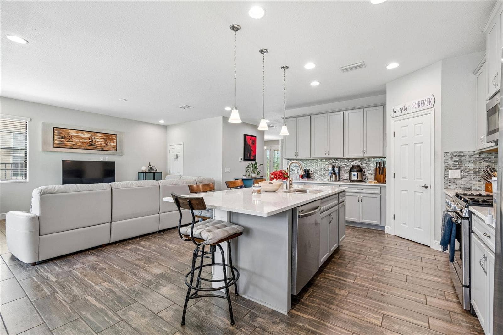 17576 TERRAZZO WAY, Land O Lakes, FL 34638 17576 TERRAZZO WAY, Land O Lakes, FL 34638