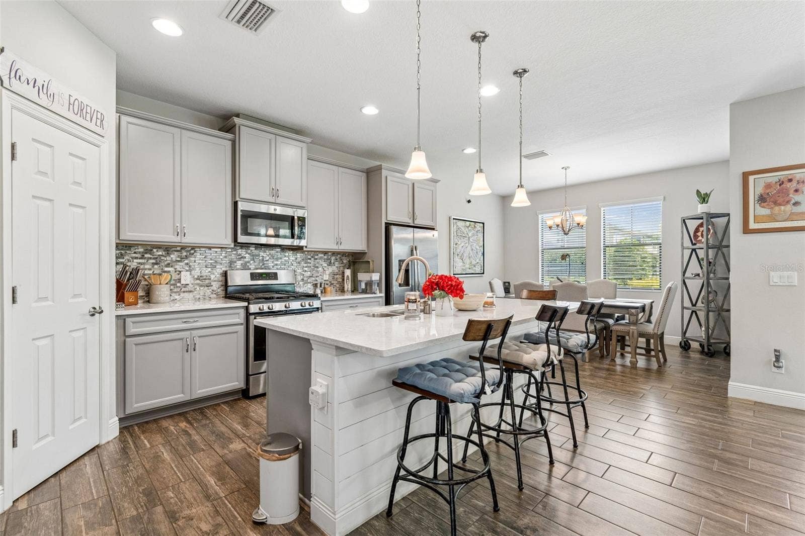 17576 TERRAZZO WAY, Land O Lakes, FL 34638 17576 TERRAZZO WAY, Land O Lakes, FL 34638