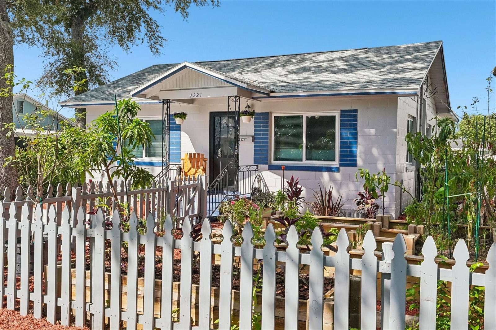 2221 8TH AVENUE N, St Petersburg, FL 33713 2221 8TH AVENUE N, St Petersburg, FL 33713
