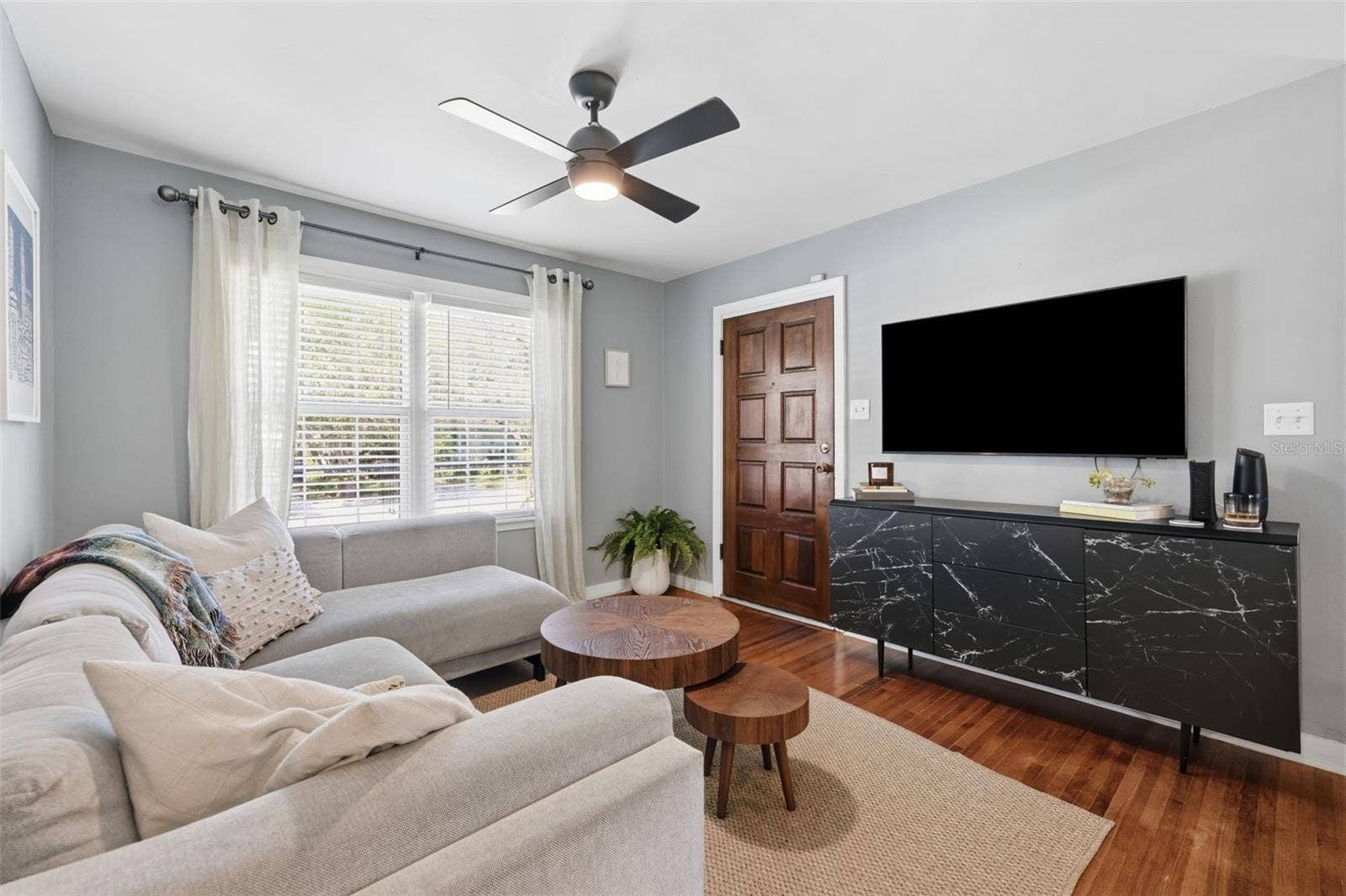 1423 E HENRY AVENUE, Tampa, FL 33604 1423 E HENRY AVENUE, Tampa, FL 33604