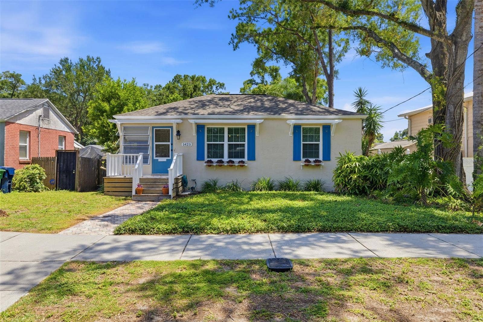 1423 E HENRY AVENUE, Tampa, FL 33604 1423 E HENRY AVENUE, Tampa, FL 33604