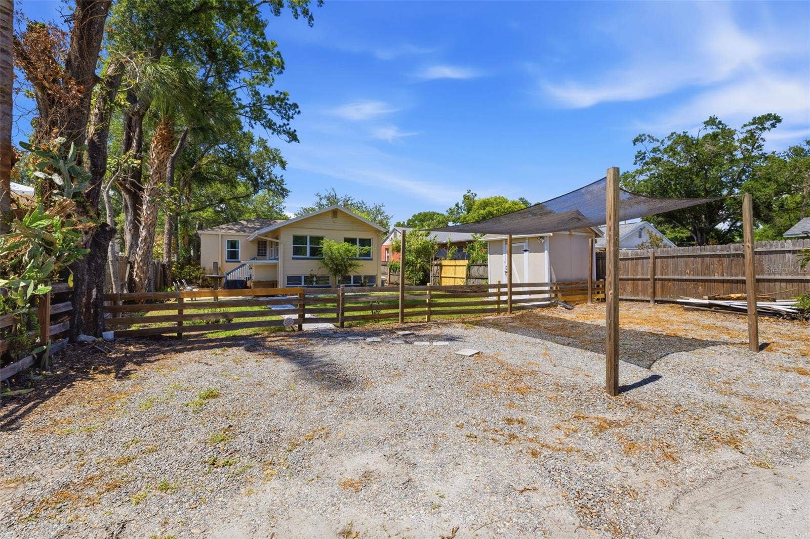1423 E HENRY AVENUE, Tampa, FL 33604 1423 E HENRY AVENUE, Tampa, FL 33604