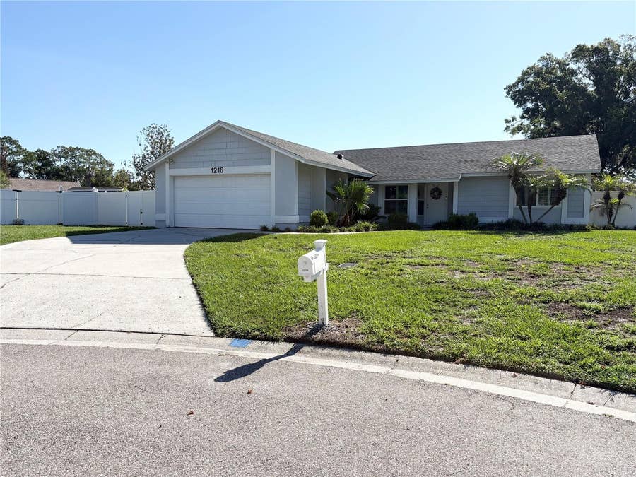 Property photo for 1216 CHESTNUT COURT, Plant City, FL