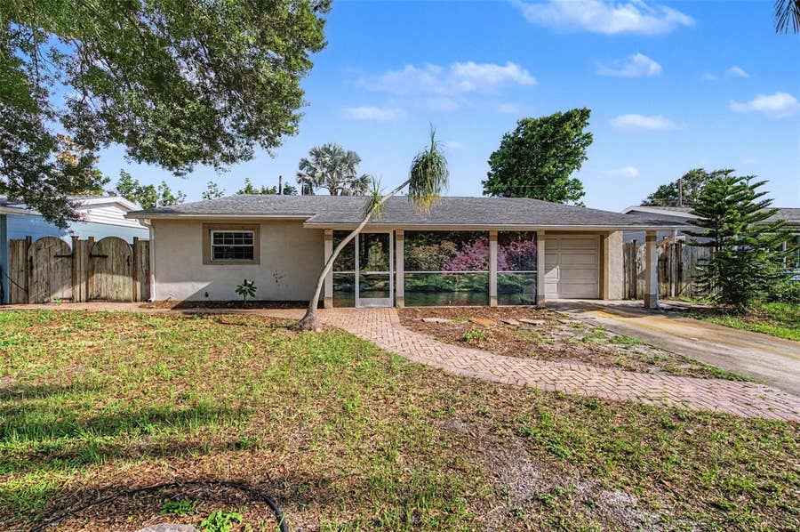 Property photo for 5580 58TH AVENUE N, St Petersburg, FL