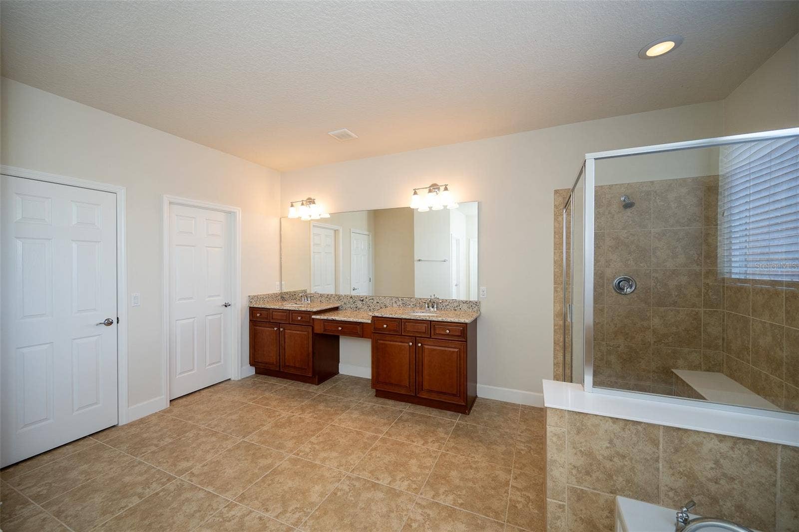 12077 ULETA LANE, Orlando, FL 32827 Master Bathroom