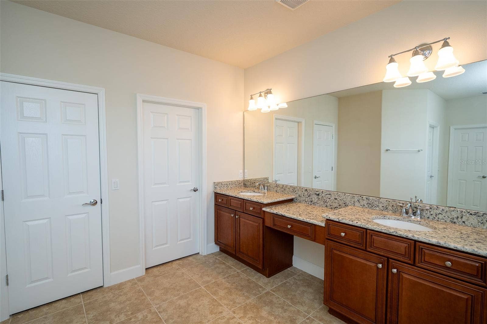 12077 ULETA LANE, Orlando, FL 32827 Master Bathroom
