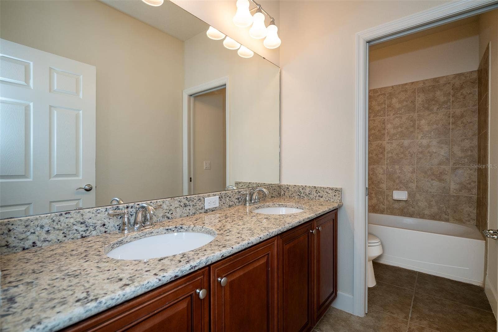 12077 ULETA LANE, Orlando, FL 32827 12077 ULETA LANE, Orlando, FL 32827
