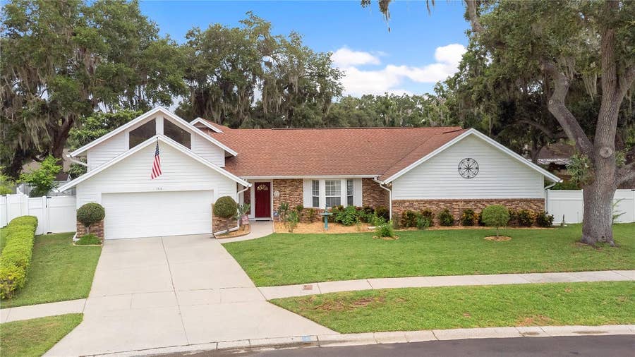 Property photo for 1516 TEAKWOOD DRIVE, Plant City, FL