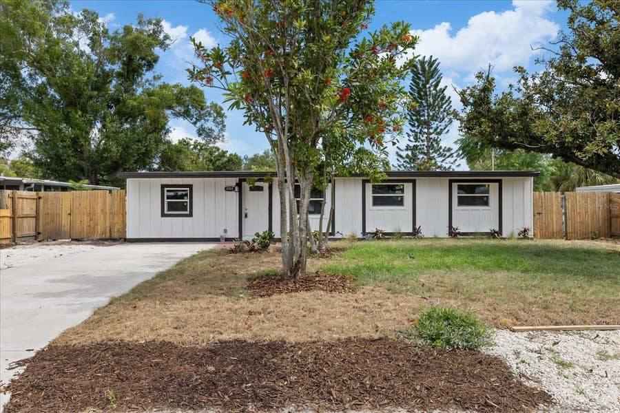 Property photo for 4104 W MONTGOMERY TERRACE, Tampa, FL