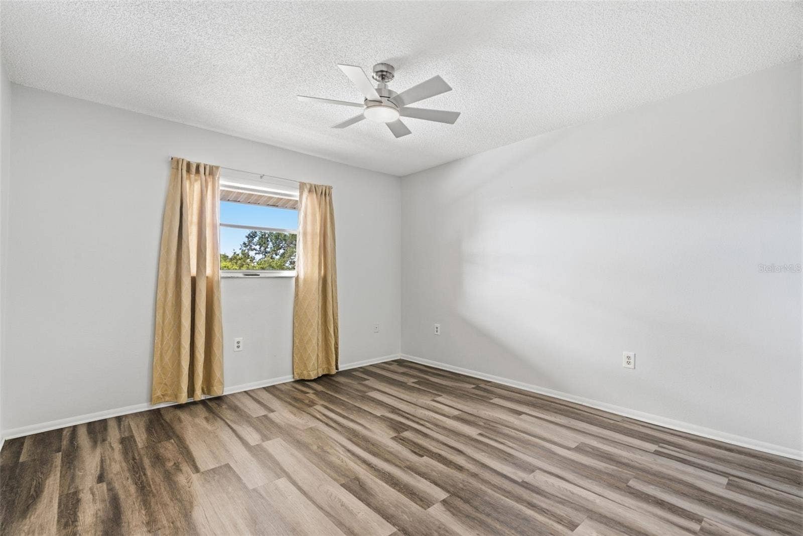 3981 MACEACHEN BOULEVARD, #330, Sarasota, FL 34233 3981 MACEACHEN BOULEVARD, #330, Sarasota, FL 34233