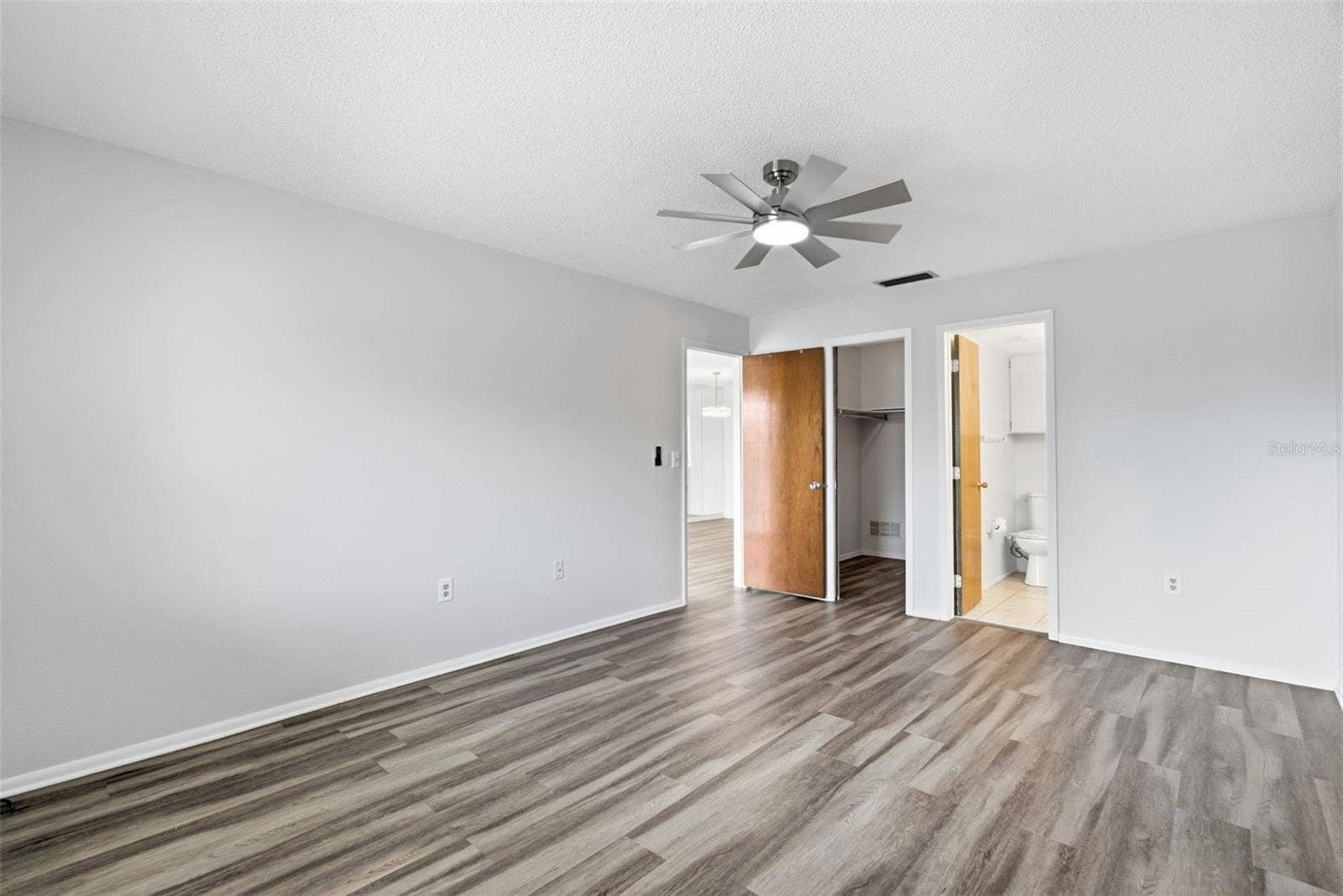 3981 MACEACHEN BOULEVARD, #330, Sarasota, FL 34233 3981 MACEACHEN BOULEVARD, #330, Sarasota, FL 34233