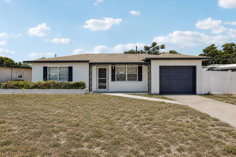 Property photo for 104 E GRAPEFRUIT CIRCLE, Clearwater, FL
