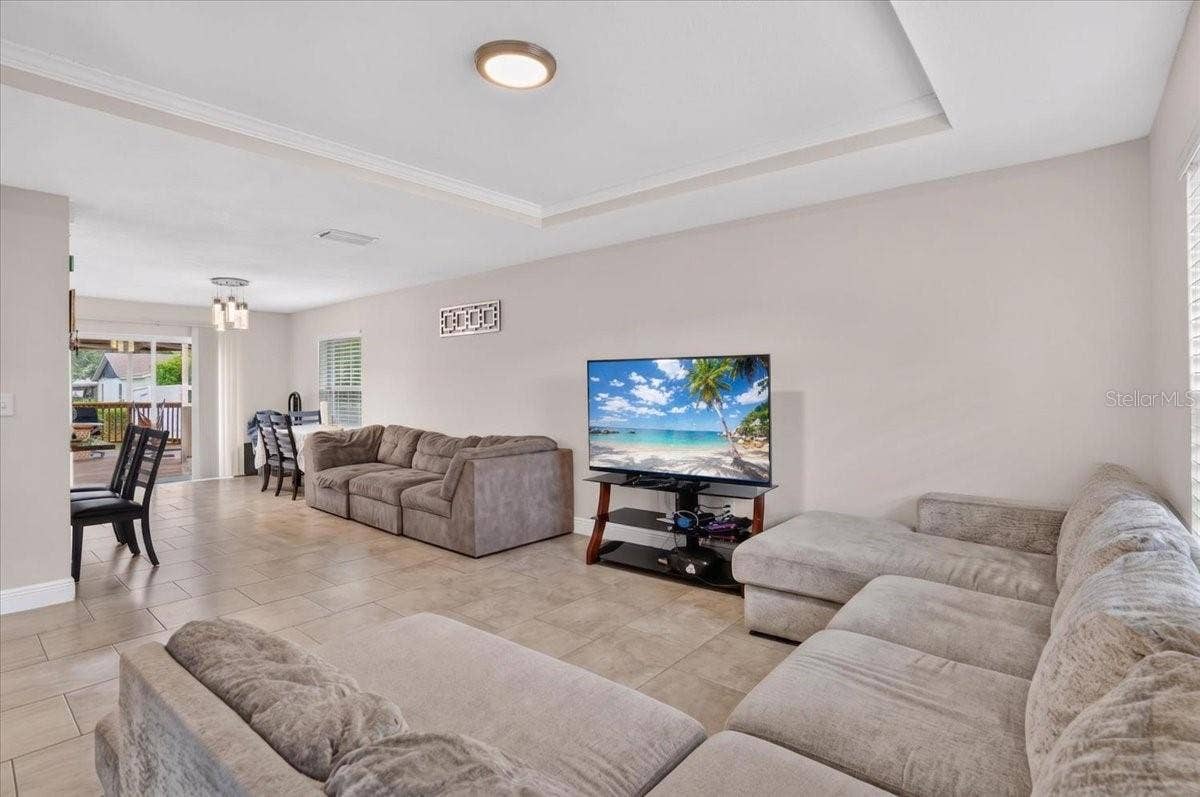 1607 E LINEBAUGH AVENUE, Tampa, FL 33612