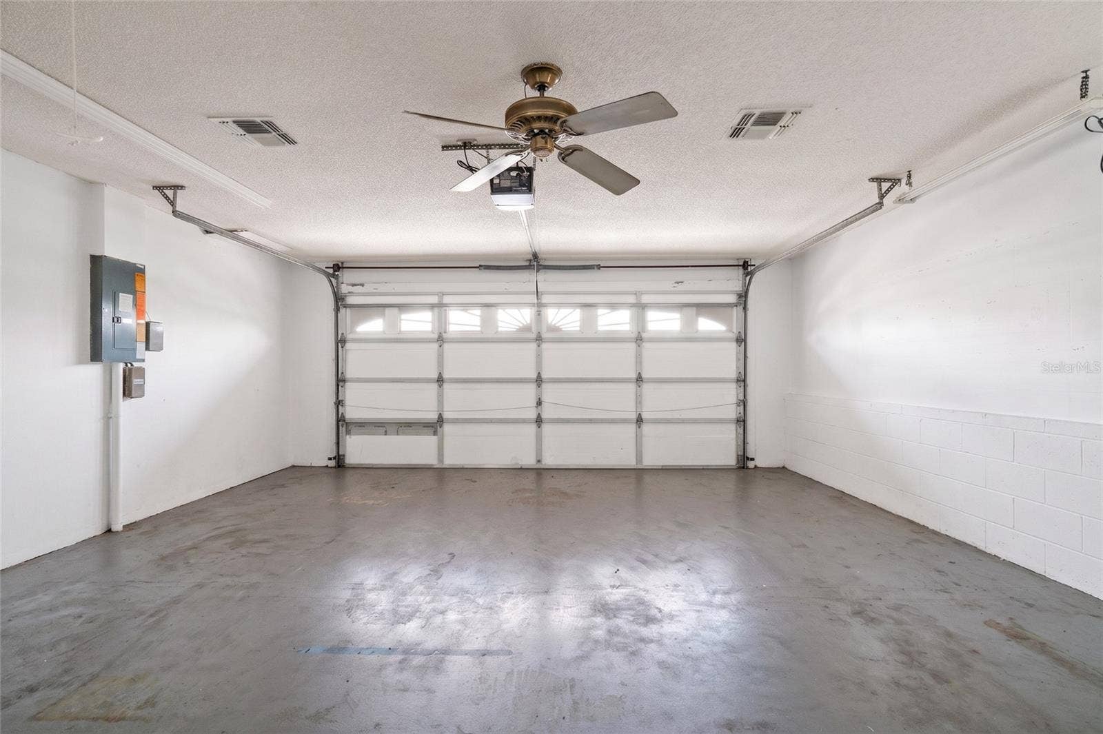 1174 MUSCOVY DRIVE, Spring Hill, FL 34608 1174 MUSCOVY DRIVE, Spring Hill, FL 34608
