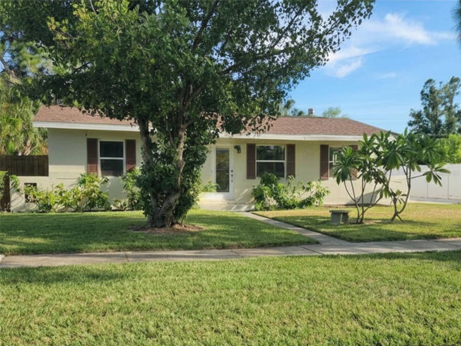 Property photo for 870 86TH AVENUE N, St Petersburg, FL