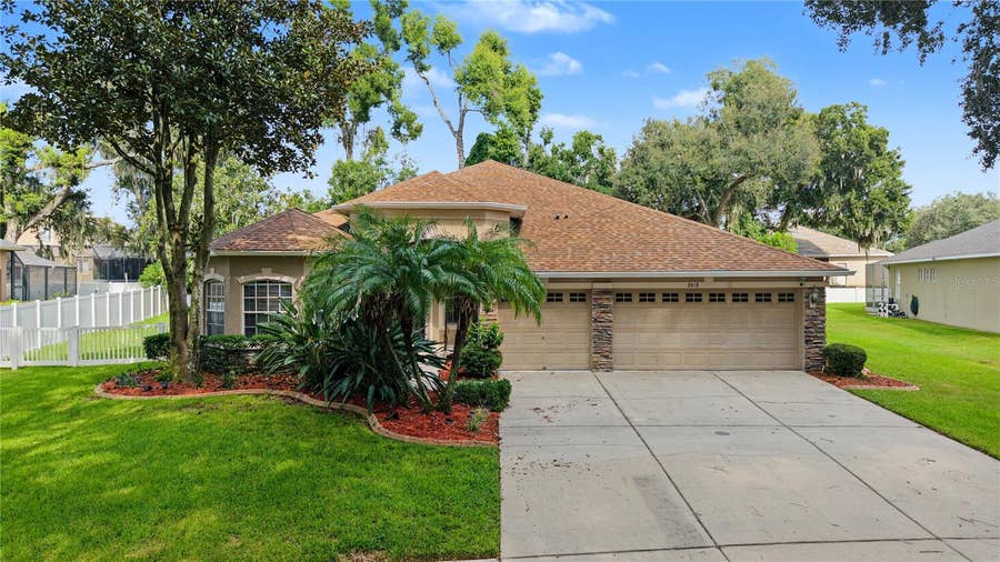 Property photo for 2418 BLUE STONE COURT, Valrico, FL