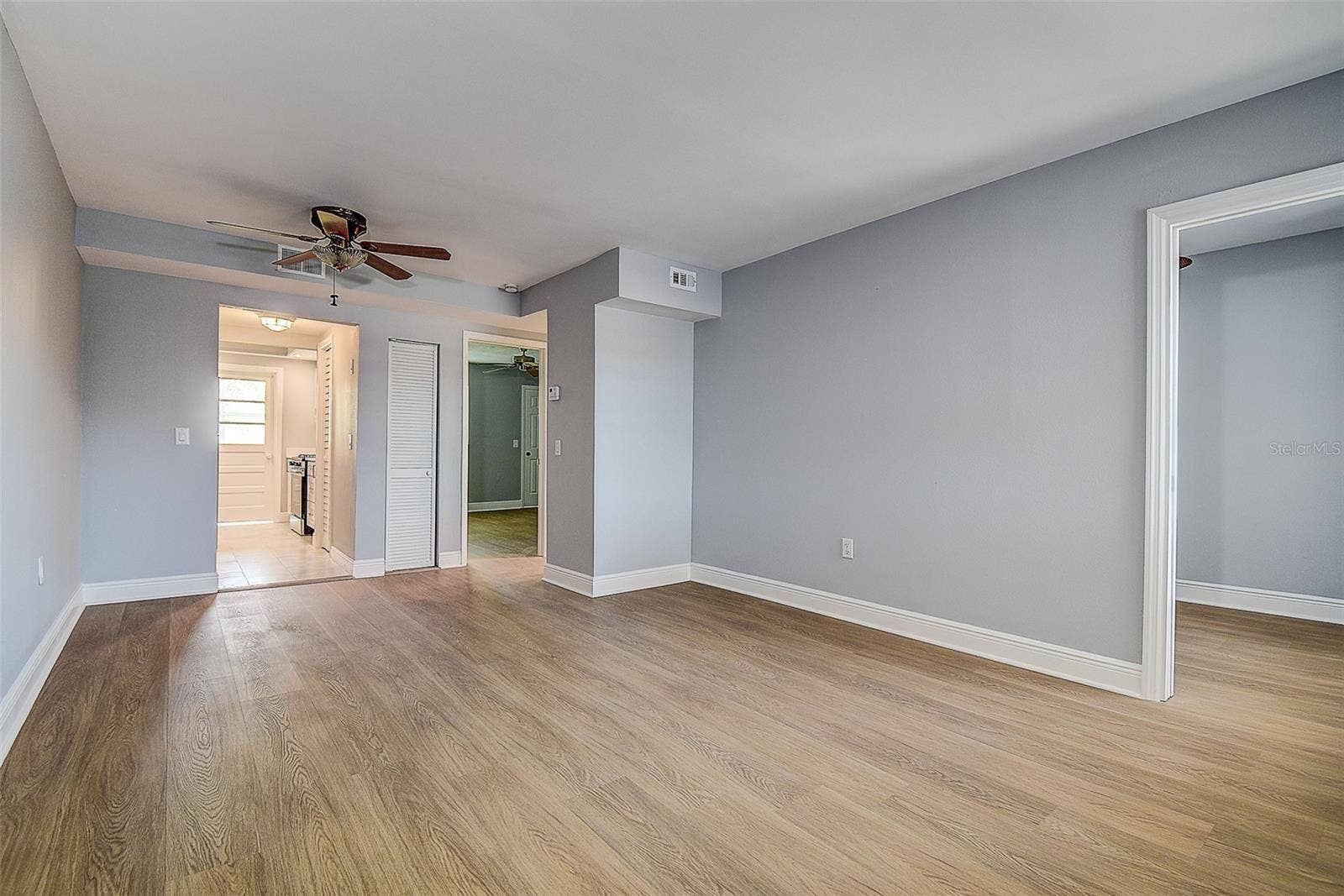 1819 SHORE DRIVE S, #110, South Pasadena, FL 33707 Living Room/Dining Area