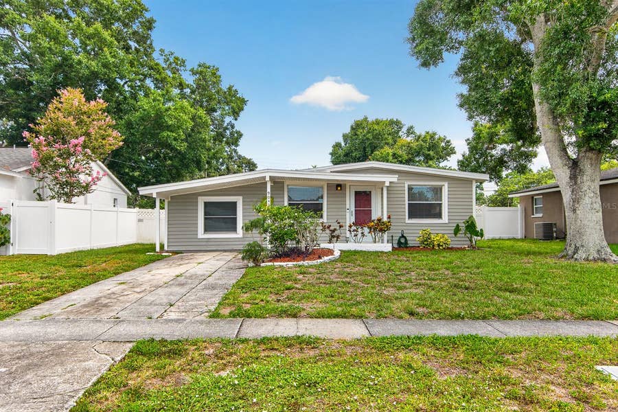 Property photo for 9042 SOUTHERN COMFORT DRIVE, Largo, FL