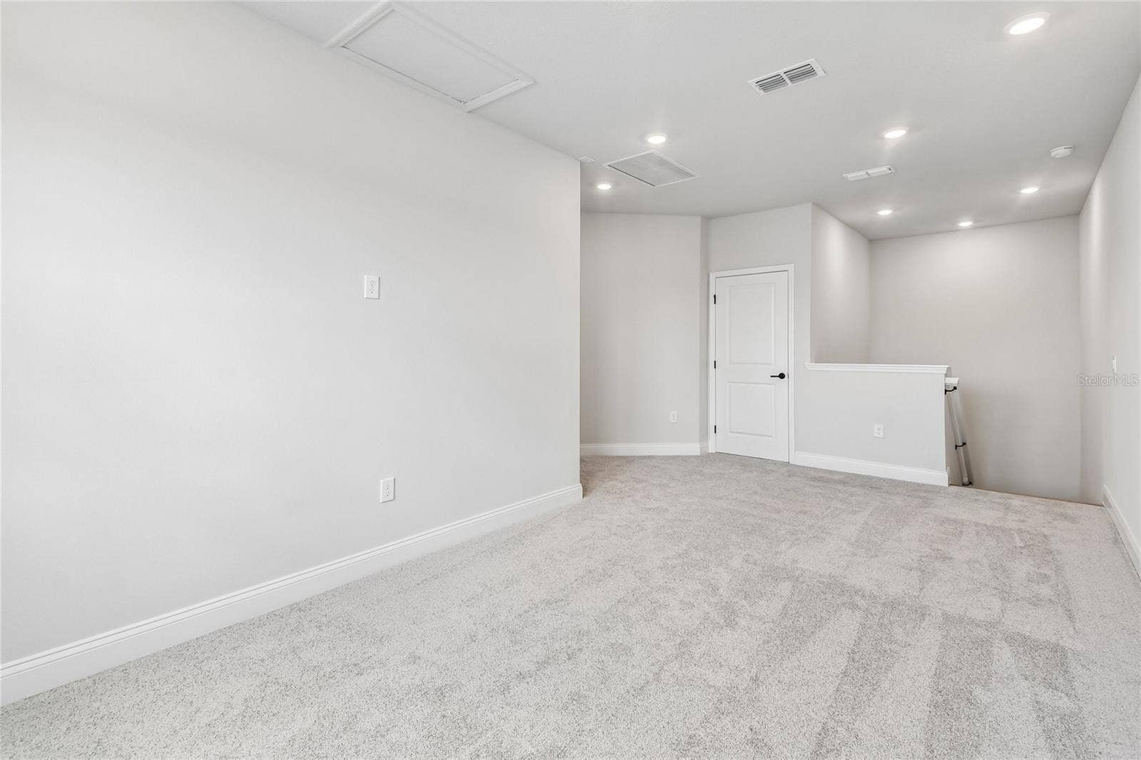5735 LEAFLET TRAIL, Mount Dora, FL 32757