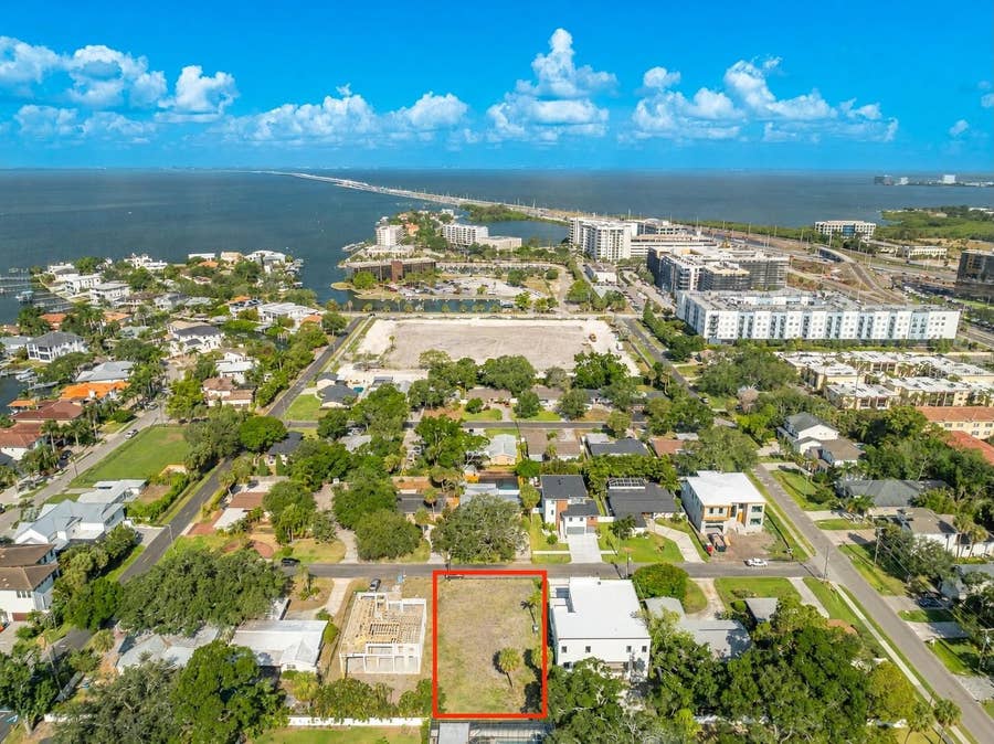 Property photo for 208 S TREASURE DRIVE, Tampa, FL