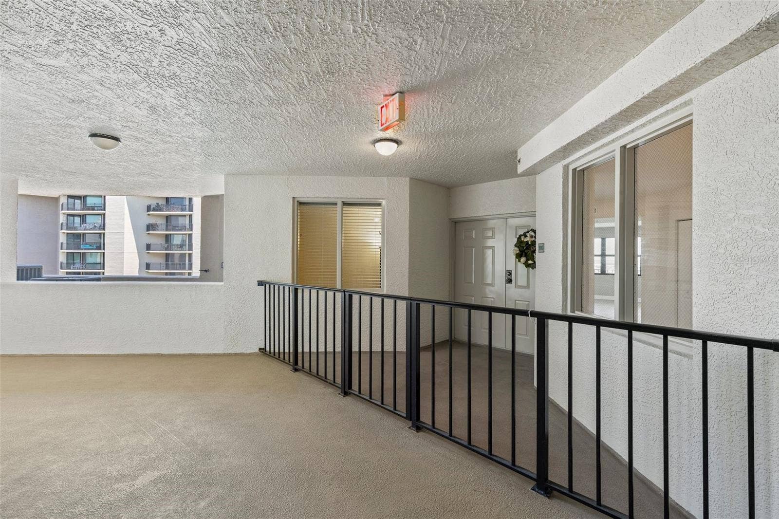 Exterior Courtyard Entrance to Condo