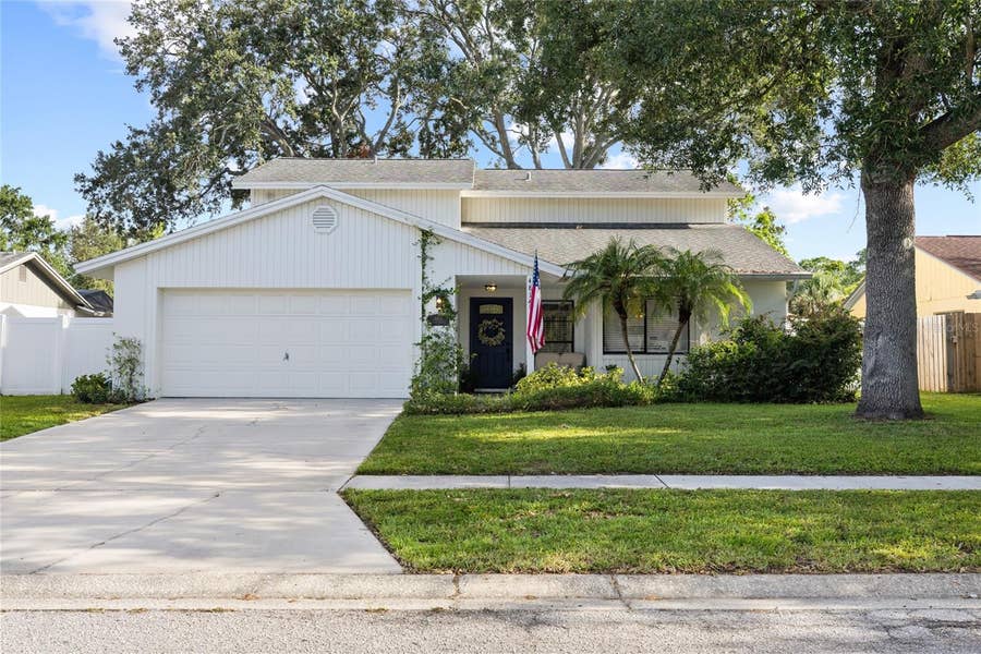 Property photo for 4814 FOX HUNT DR, Tampa, FL