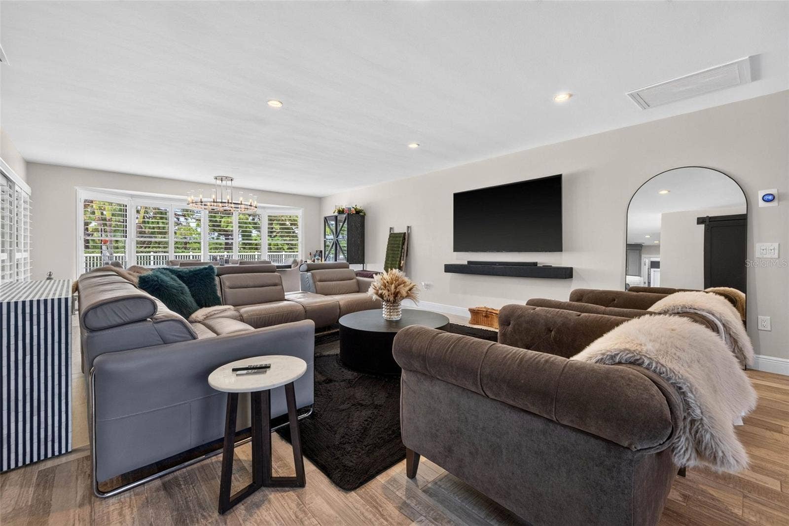 616 PINELAND AVENUE, Belleair, FL 33756 Livingroom