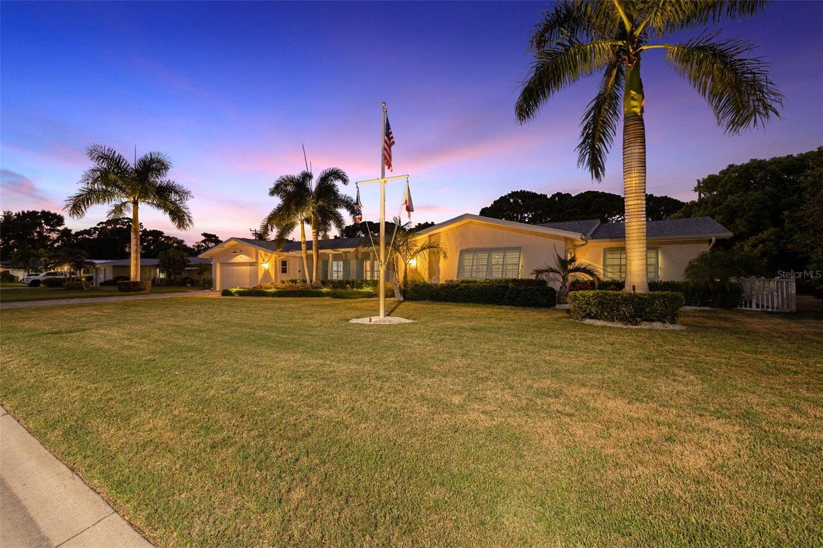 616 PINELAND AVENUE, Belleair, FL 33756 Front