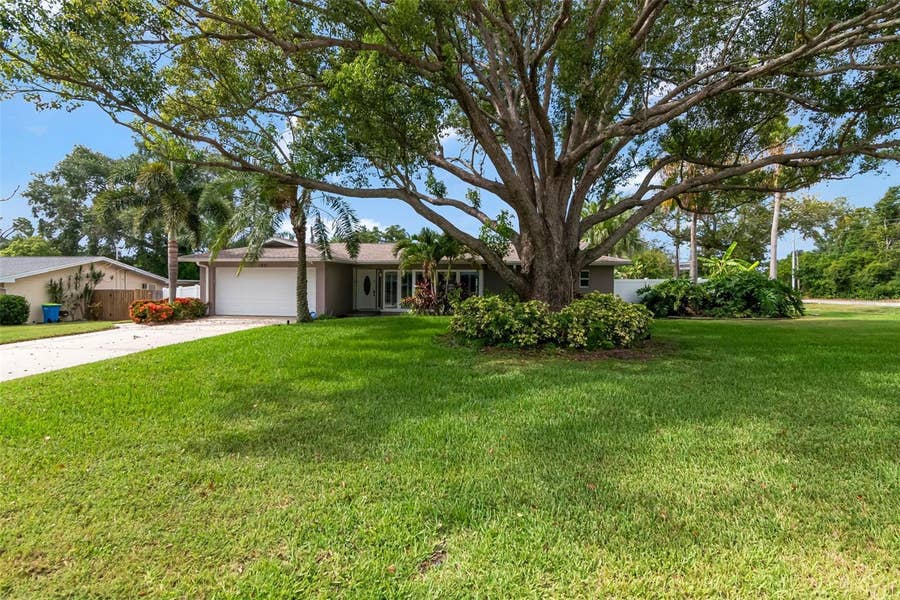 Property photo for 1801 OAK PARK DRIVE N, Clearwater, FL