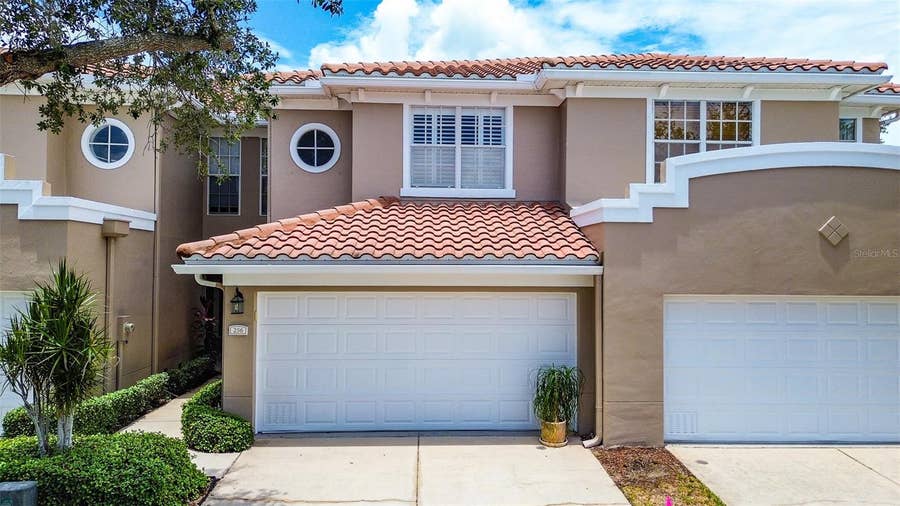 Property photo for 256 VALENCIA CIRCLE, St Petersburg, FL