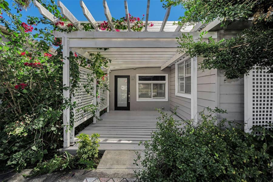 Property photo for 1122 E OAKWOOD STREET, Tarpon Springs, FL