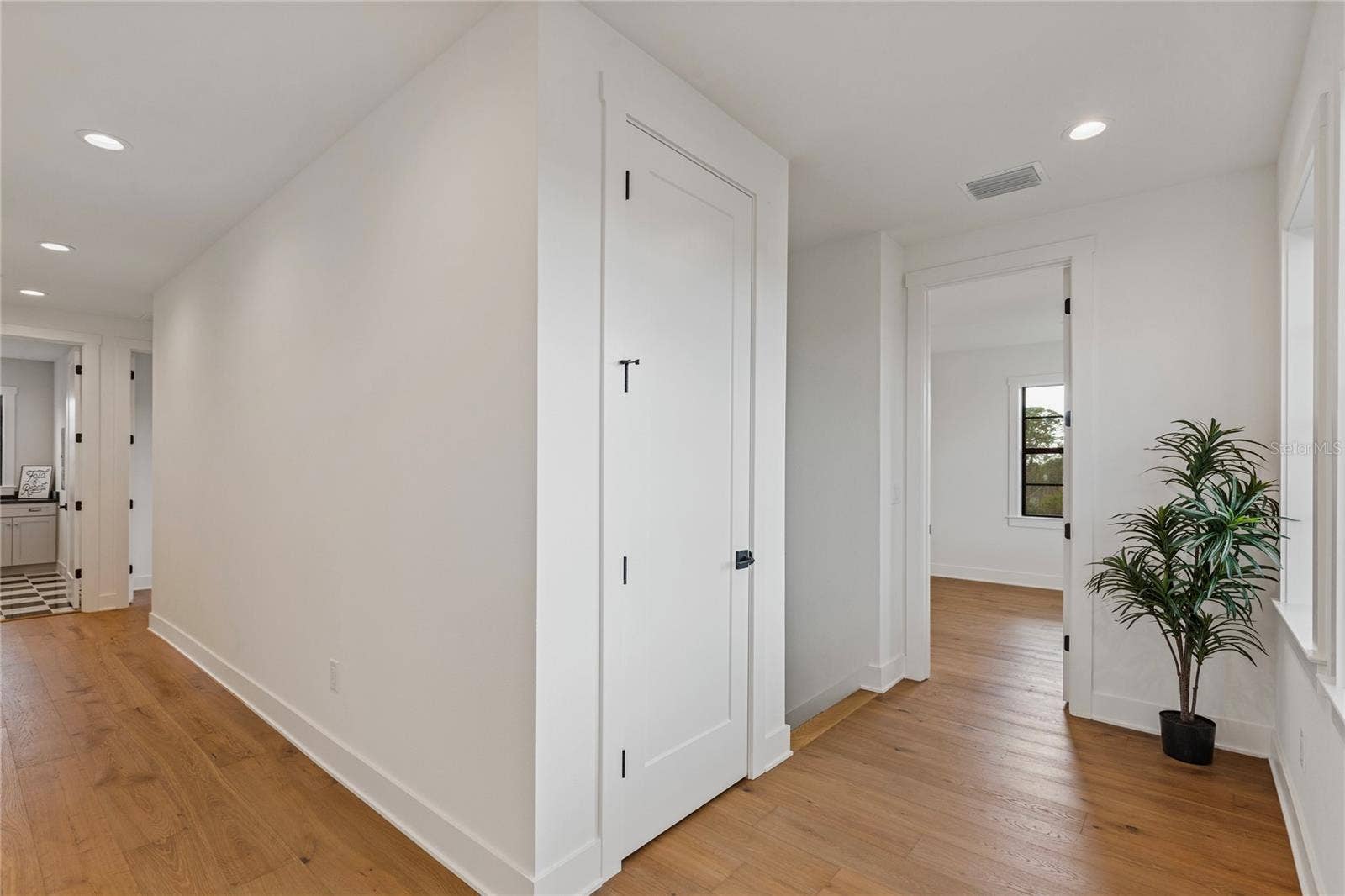 220 90TH AVENUE NE, St Petersburg, FL 33702 220 90TH AVENUE NE, St Petersburg, FL 33702