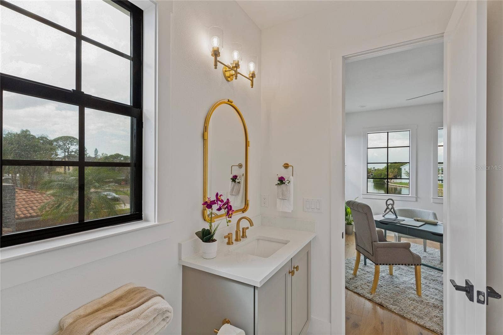 220 90TH AVENUE NE, St Petersburg, FL 33702 220 90TH AVENUE NE, St Petersburg, FL 33702
