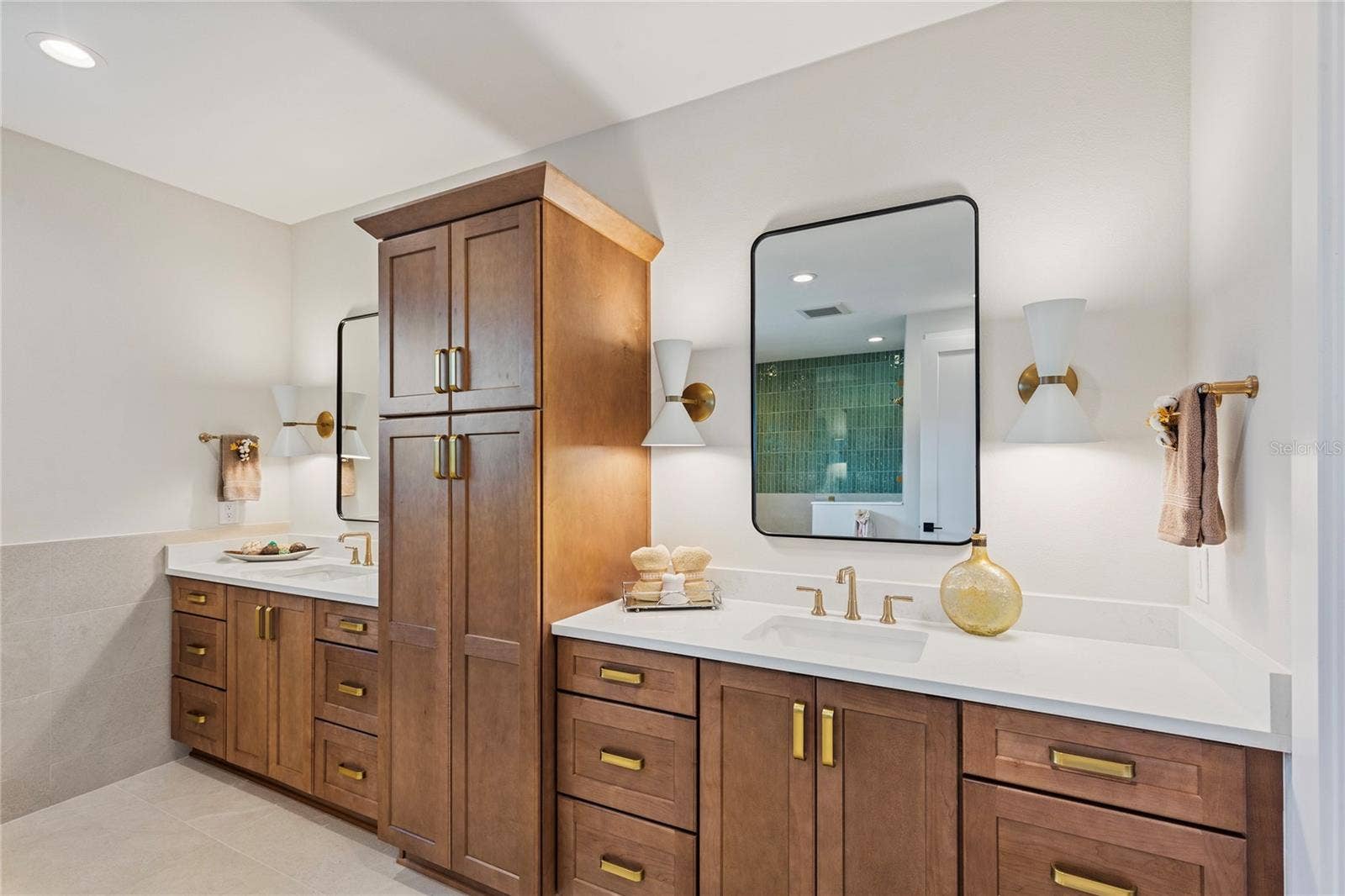 220 90TH AVENUE NE, St Petersburg, FL 33702 220 90TH AVENUE NE, St Petersburg, FL 33702