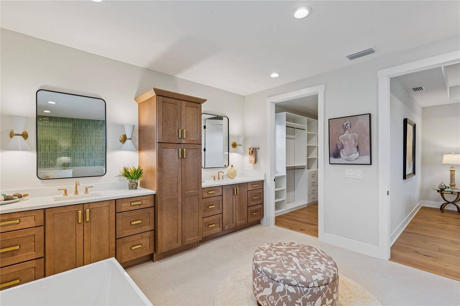 220 90TH AVENUE NE, St Petersburg, FL 33702 220 90TH AVENUE NE, St Petersburg, FL 33702