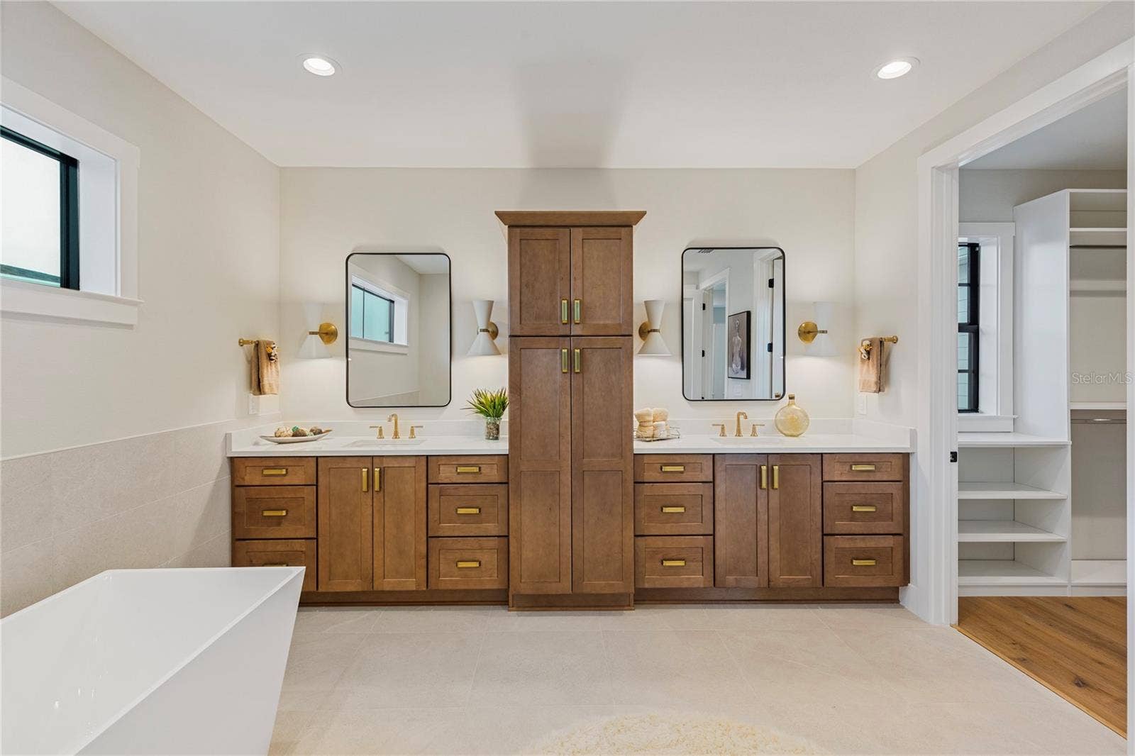 220 90TH AVENUE NE, St Petersburg, FL 33702 220 90TH AVENUE NE, St Petersburg, FL 33702