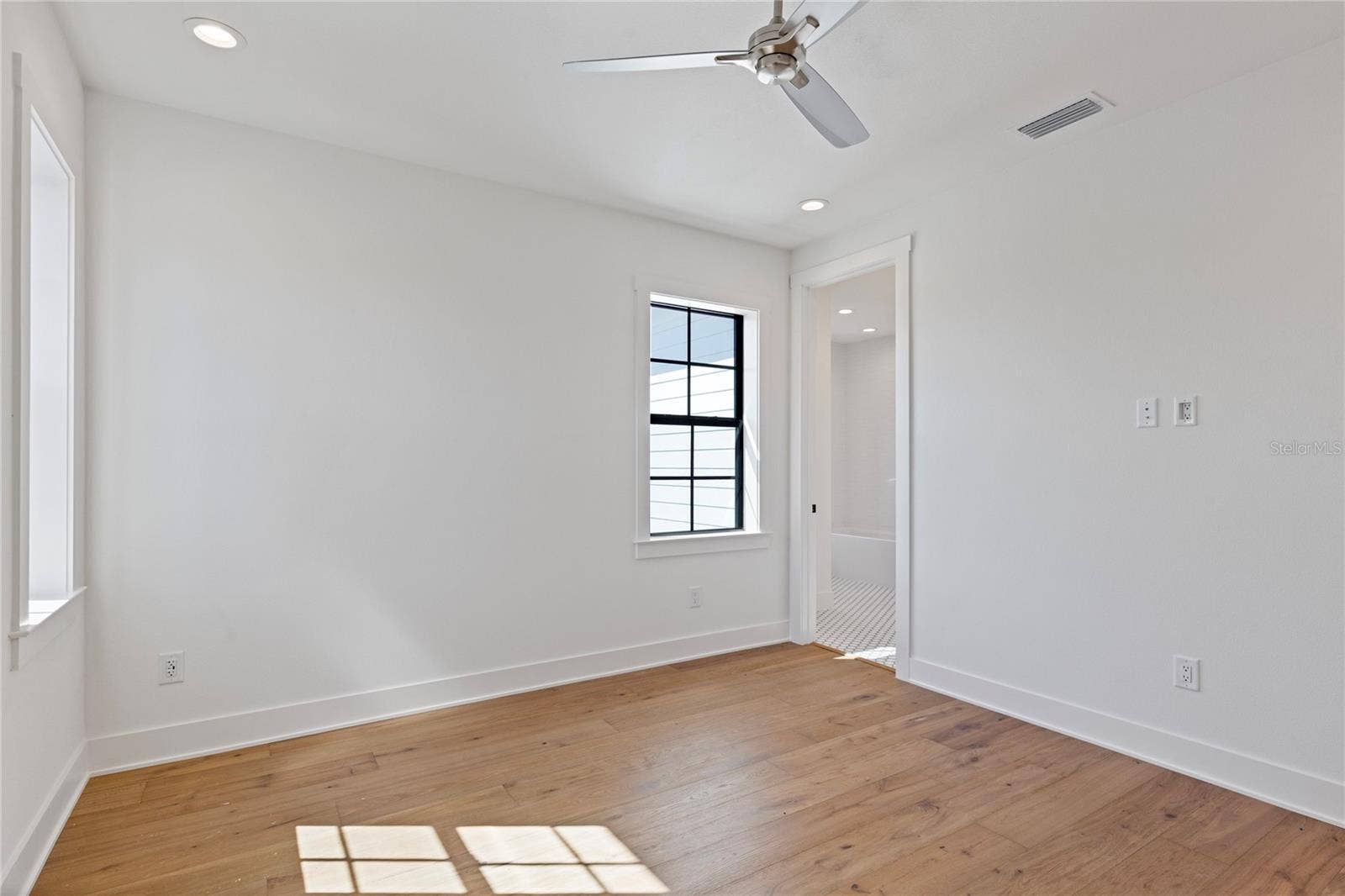 220 90TH AVENUE NE, St Petersburg, FL 33702 220 90TH AVENUE NE, St Petersburg, FL 33702