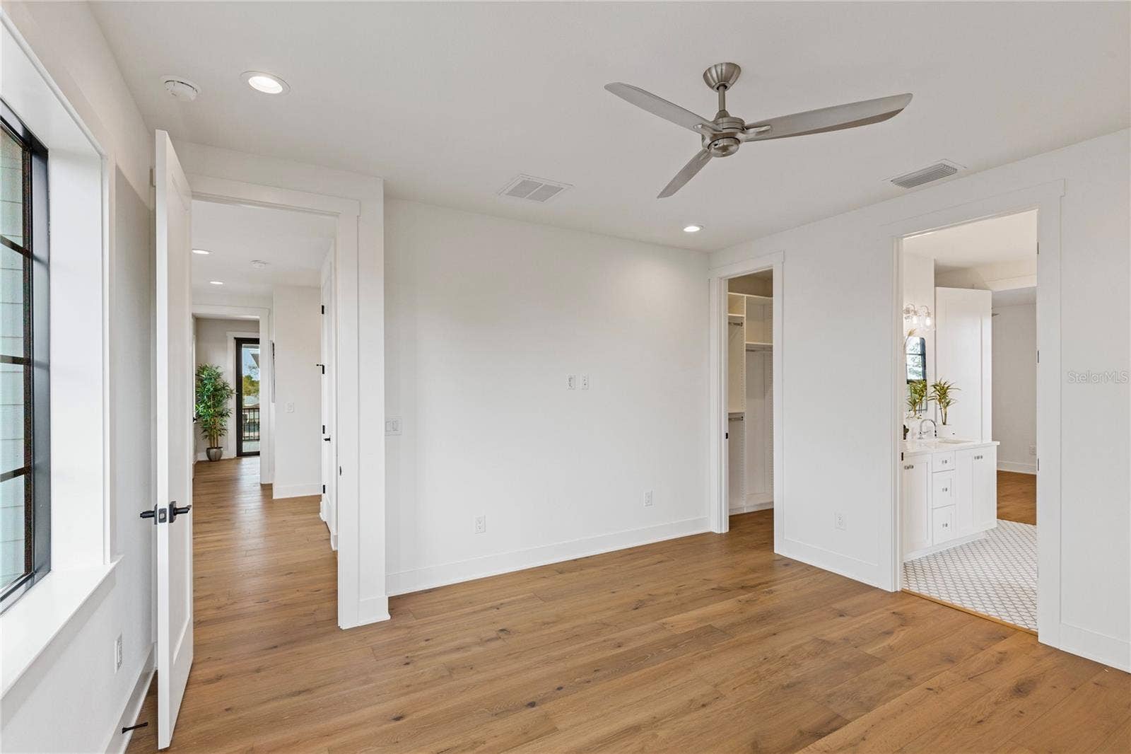 220 90TH AVENUE NE, St Petersburg, FL 33702 220 90TH AVENUE NE, St Petersburg, FL 33702