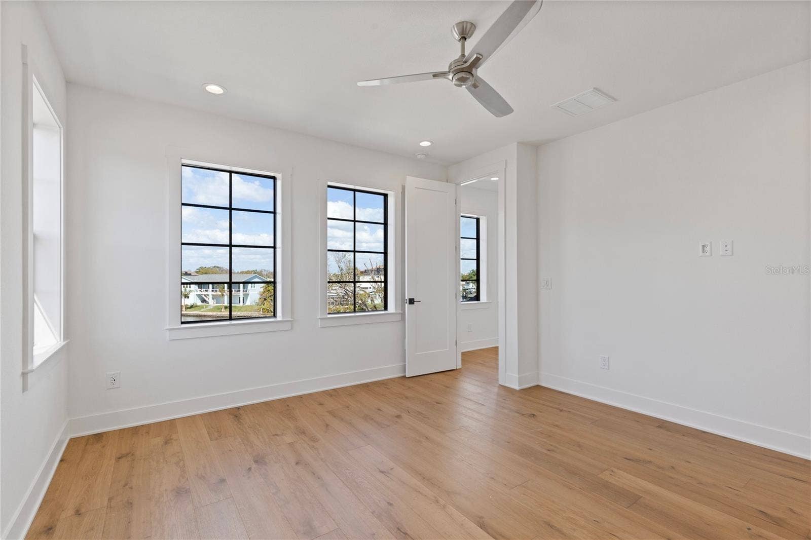 220 90TH AVENUE NE, St Petersburg, FL 33702 220 90TH AVENUE NE, St Petersburg, FL 33702