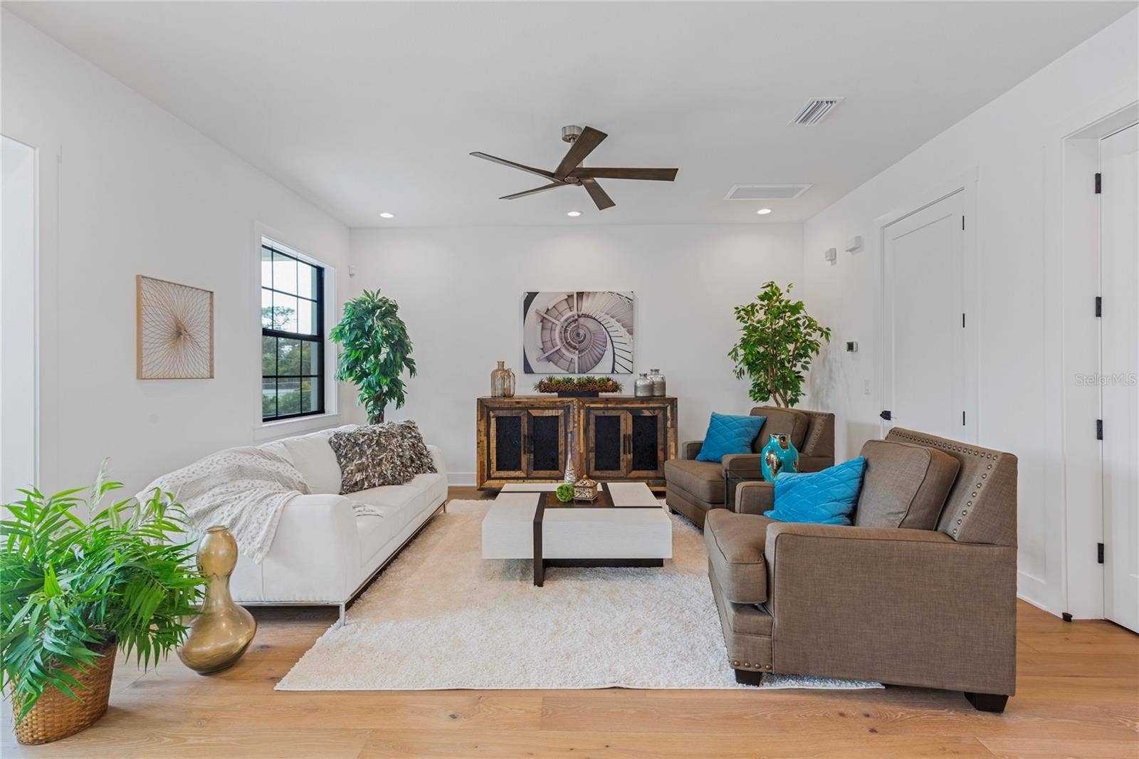 220 90TH AVENUE NE, St Petersburg, FL 33702 220 90TH AVENUE NE, St Petersburg, FL 33702