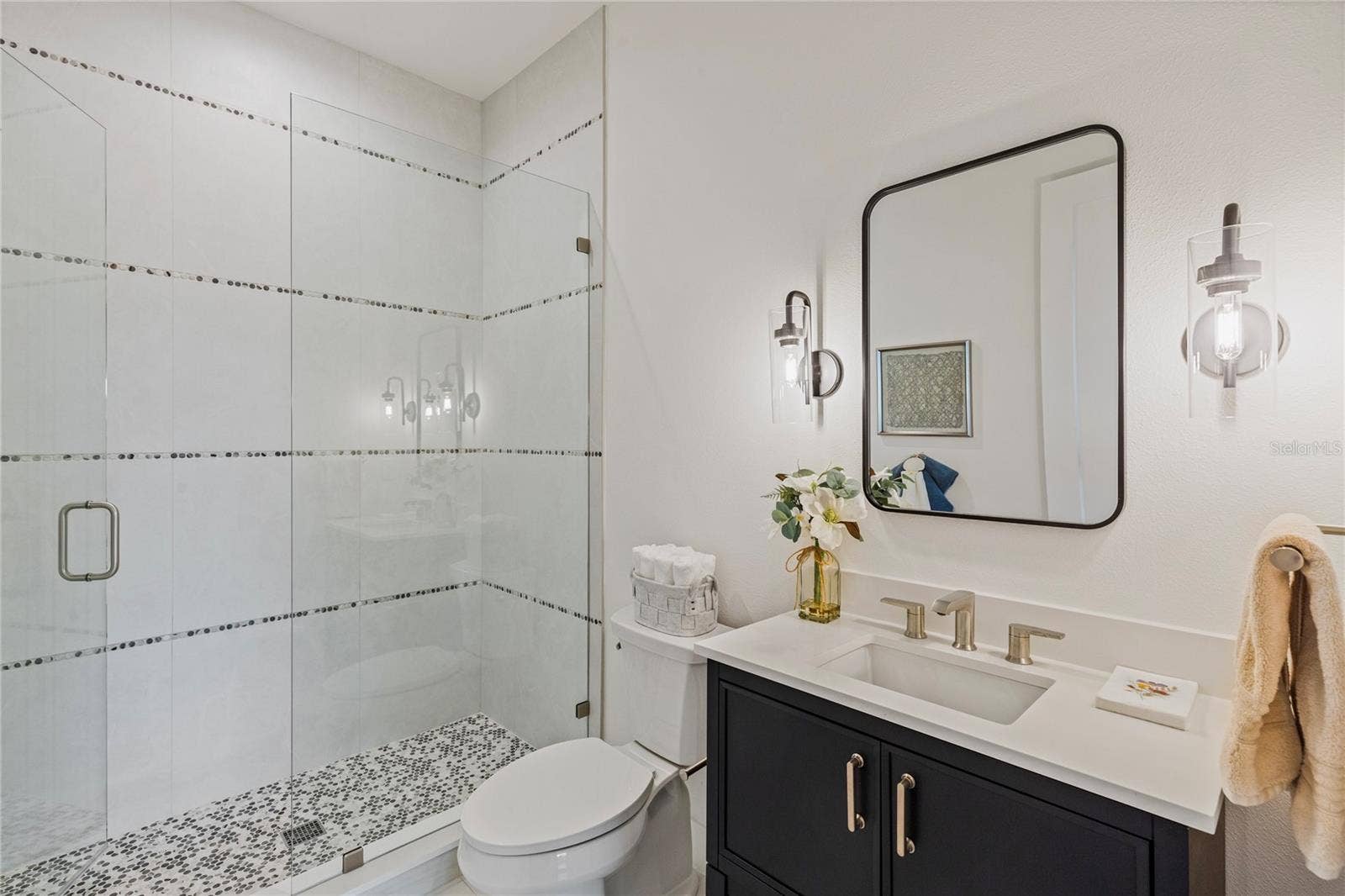 220 90TH AVENUE NE, St Petersburg, FL 33702 220 90TH AVENUE NE, St Petersburg, FL 33702